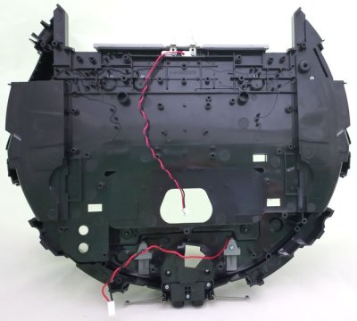 Корпус нижняя часть робота пылесоса iRobot Roomba 700 с зарядными контактами